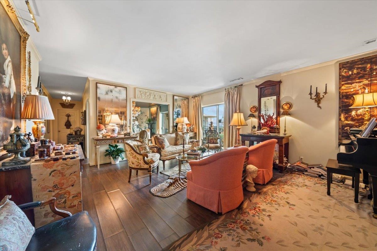 475 N HIGHLAND AVE Unit: 12A B