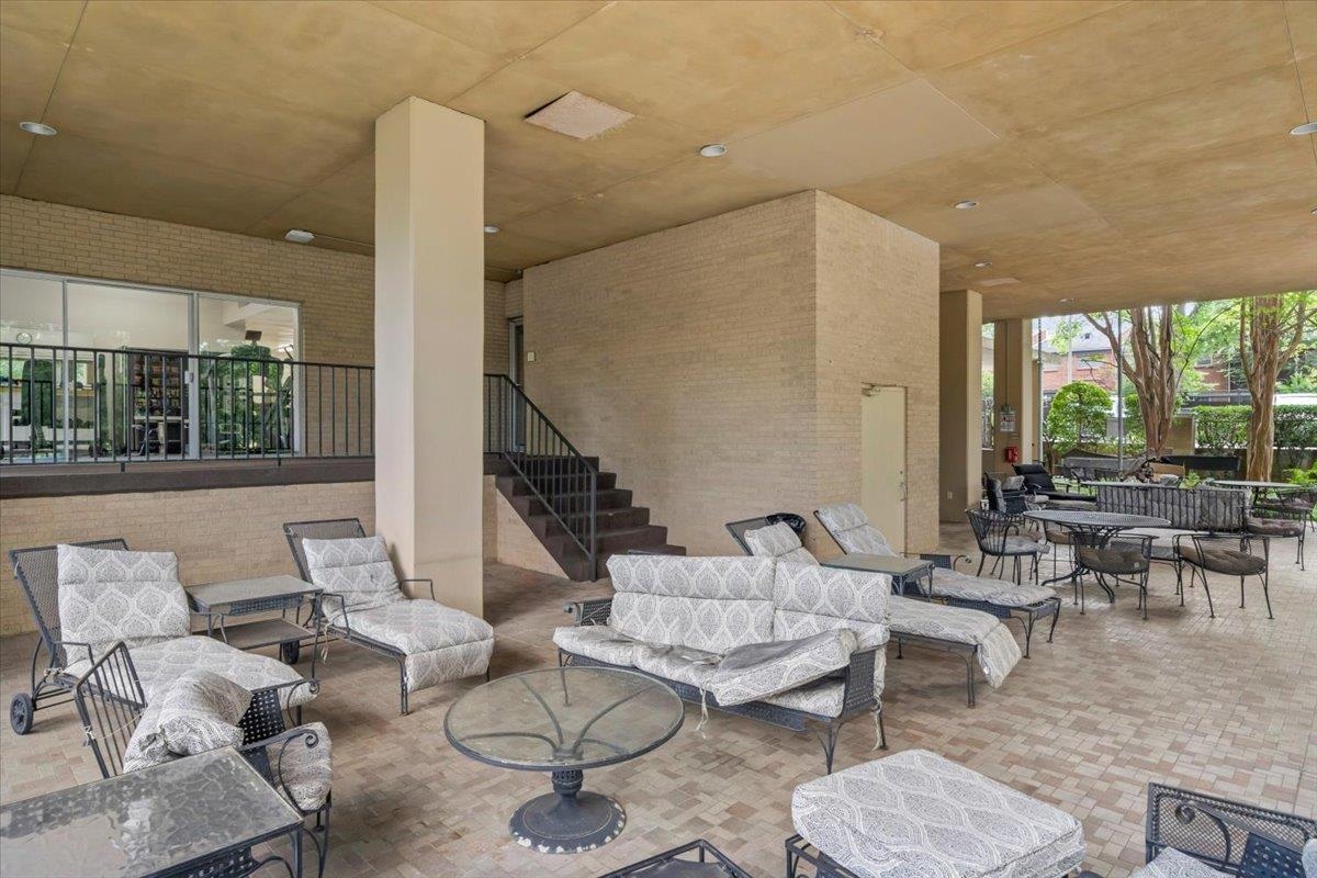 475 N HIGHLAND AVE Unit: 12A B