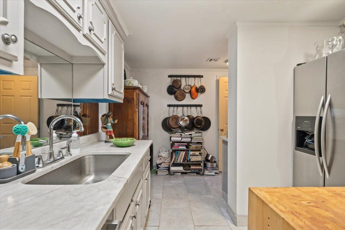 475 N HIGHLAND AVE Unit: 12A B