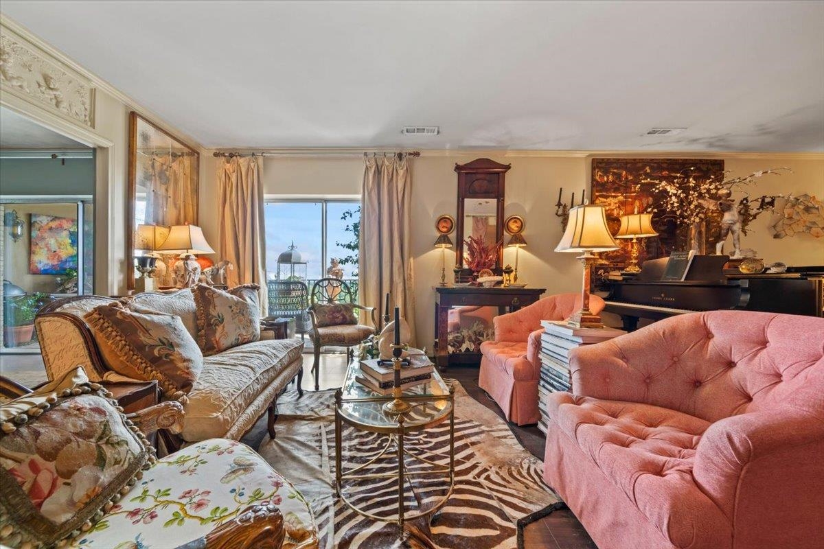 475 N HIGHLAND AVE Unit: 12A B