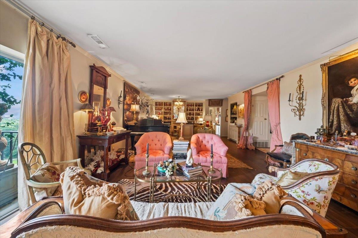 475 N HIGHLAND AVE Unit: 12A B