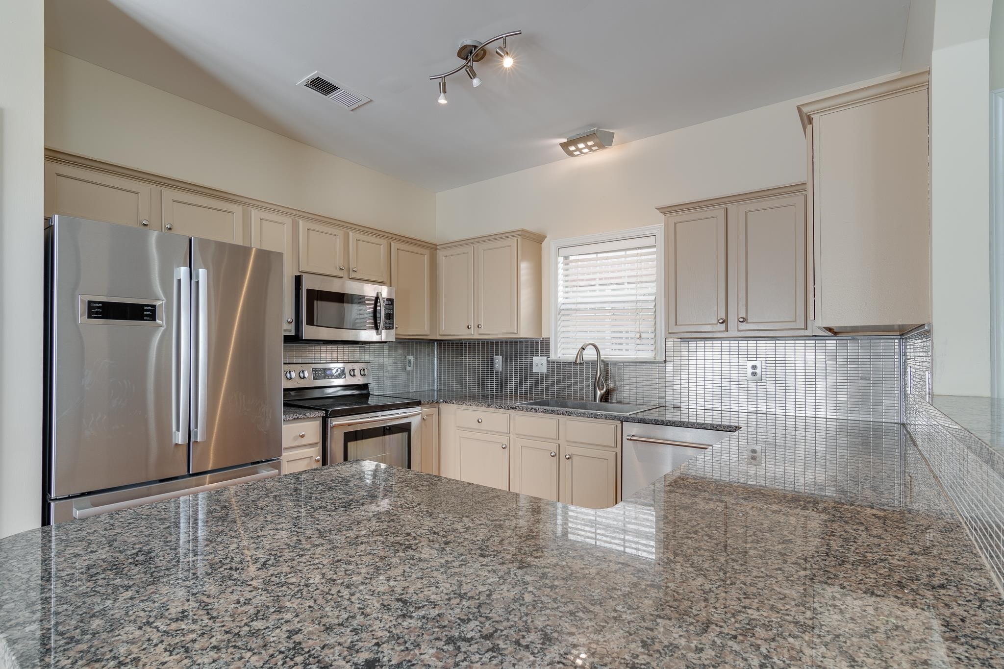 331 FOUNTAIN RIVER DR