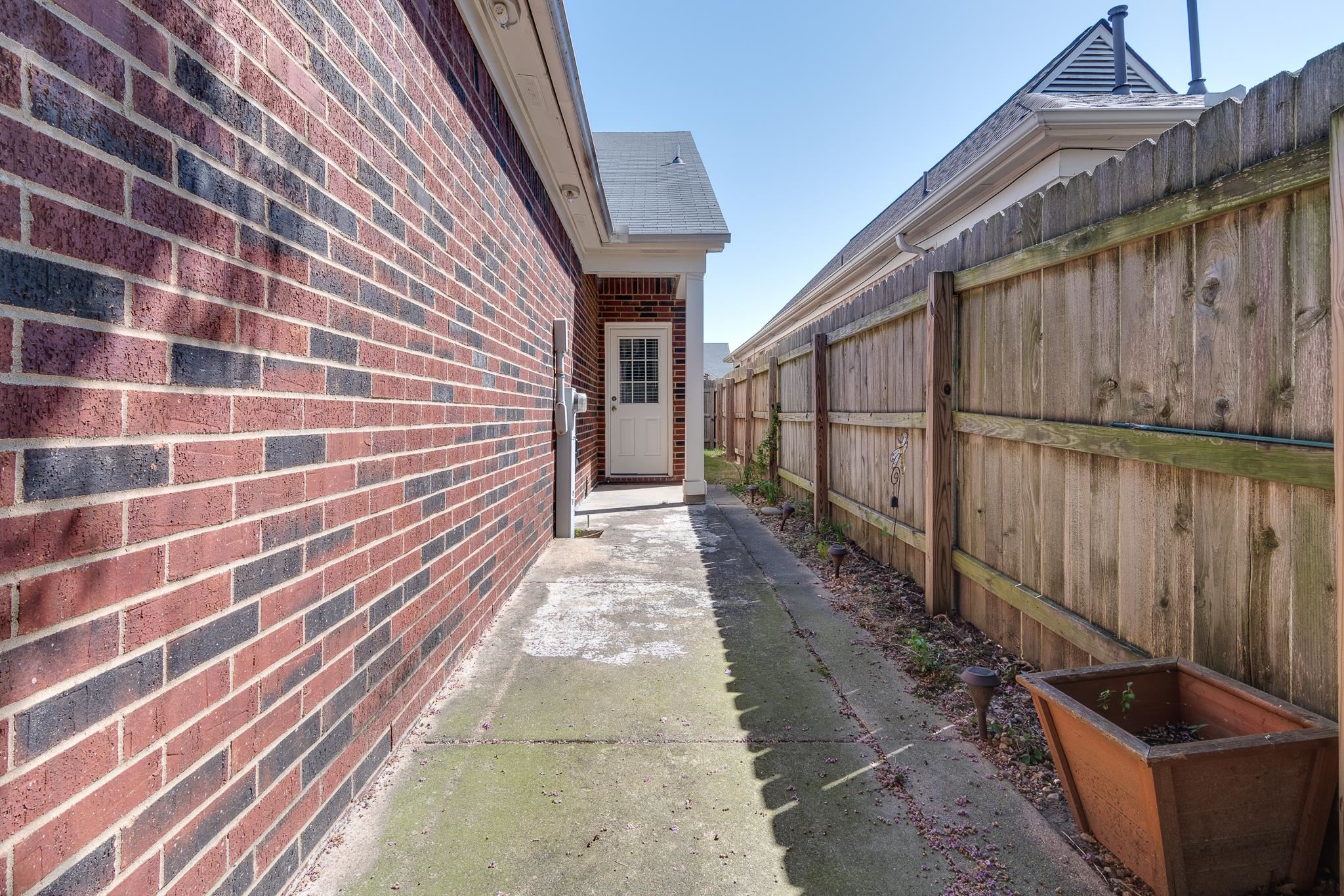 331 FOUNTAIN RIVER DR