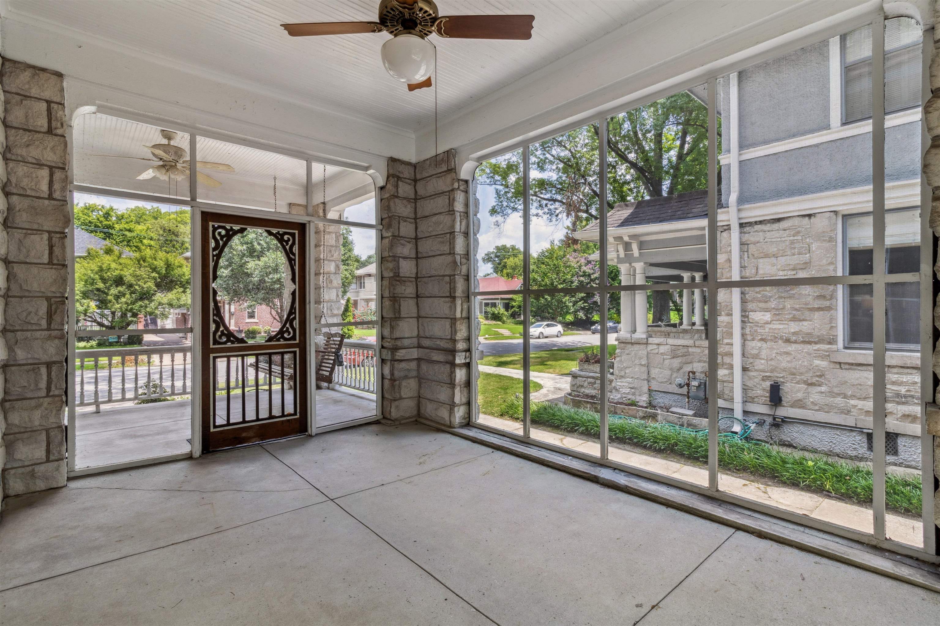 1431 CARR AVE