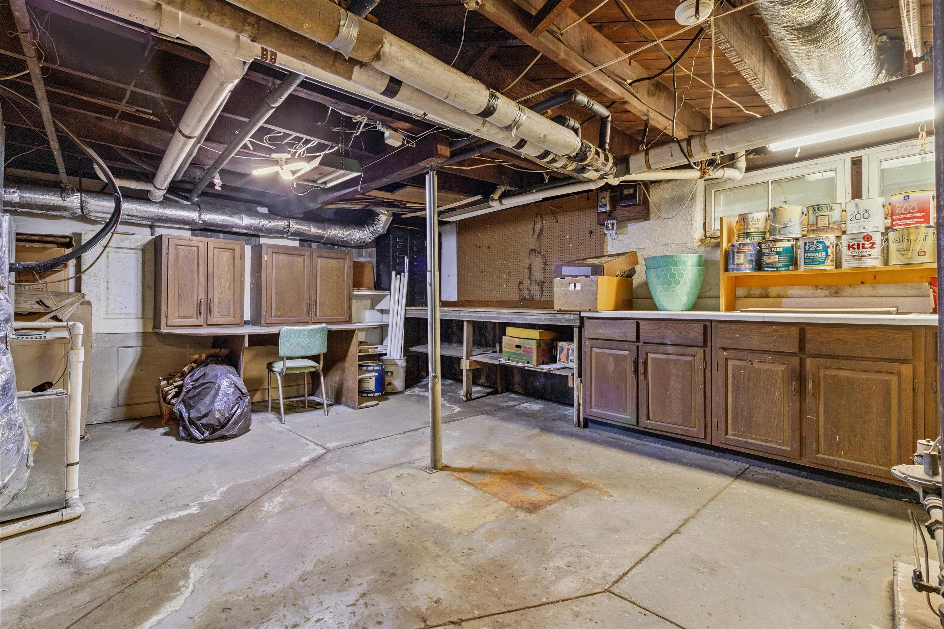 1431 CARR AVE