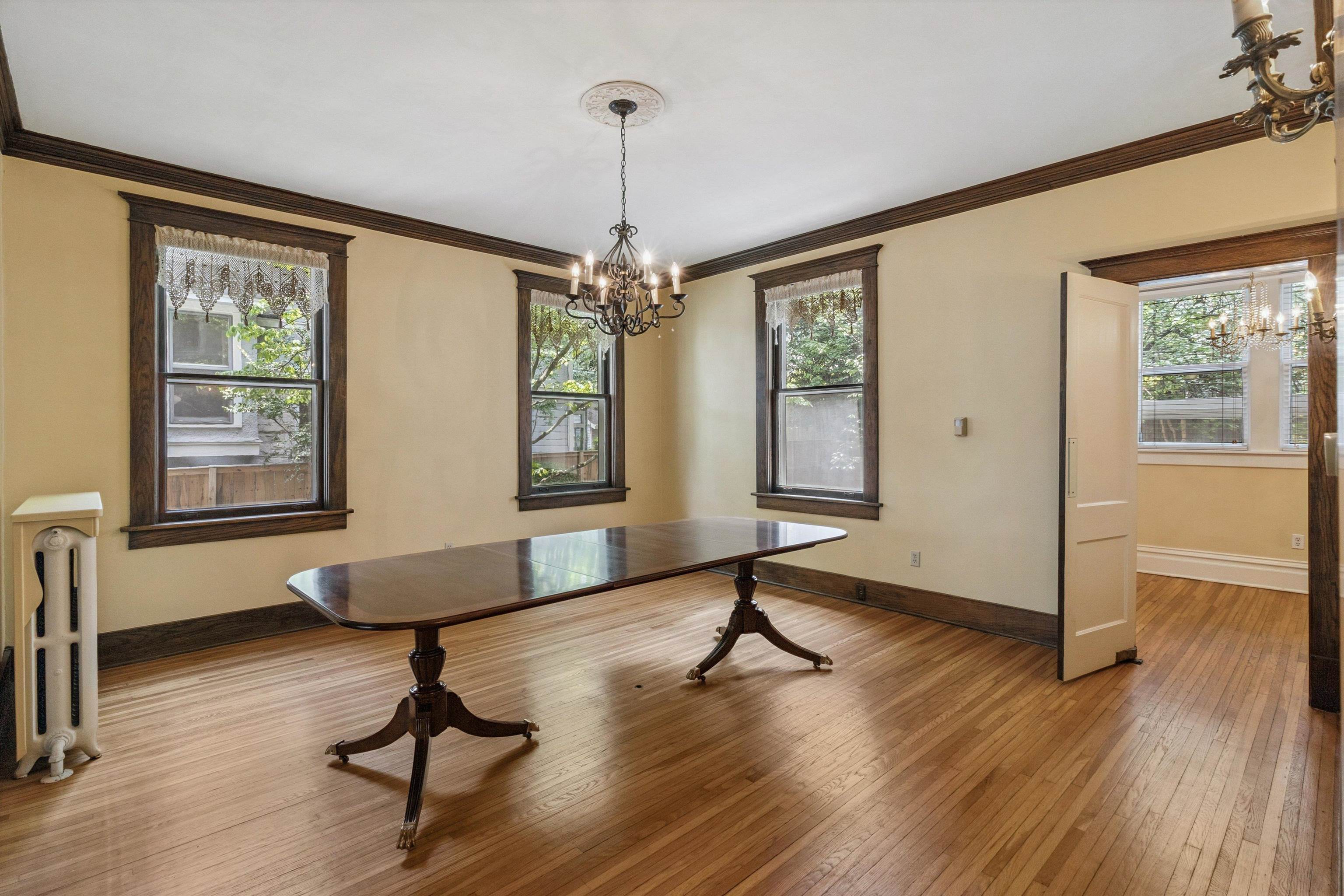 1431 CARR AVE
