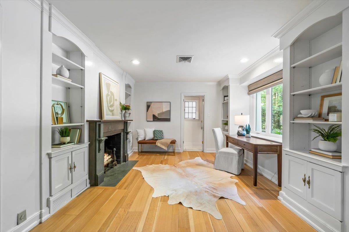 196 E CHERRY CIR