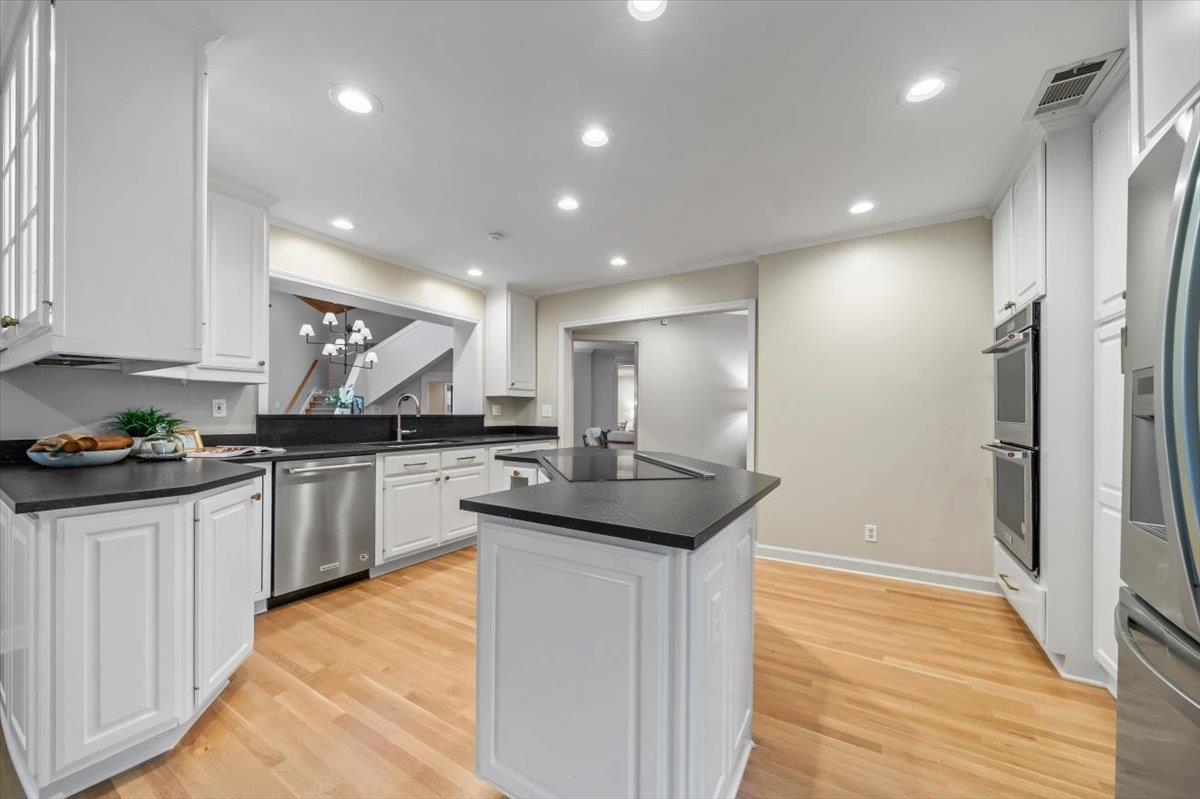 196 E CHERRY CIR