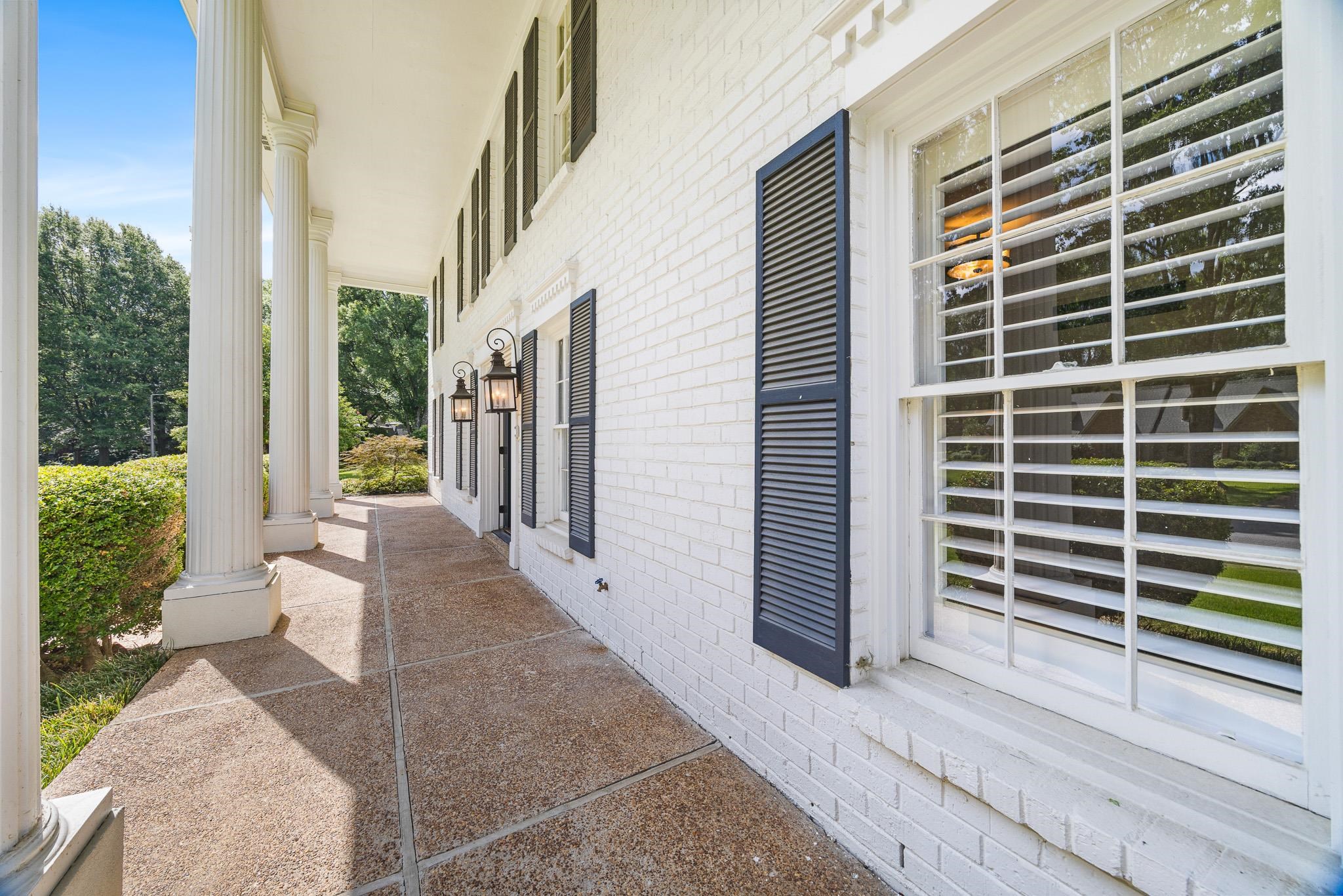 2027 OLD LAKE PIKE