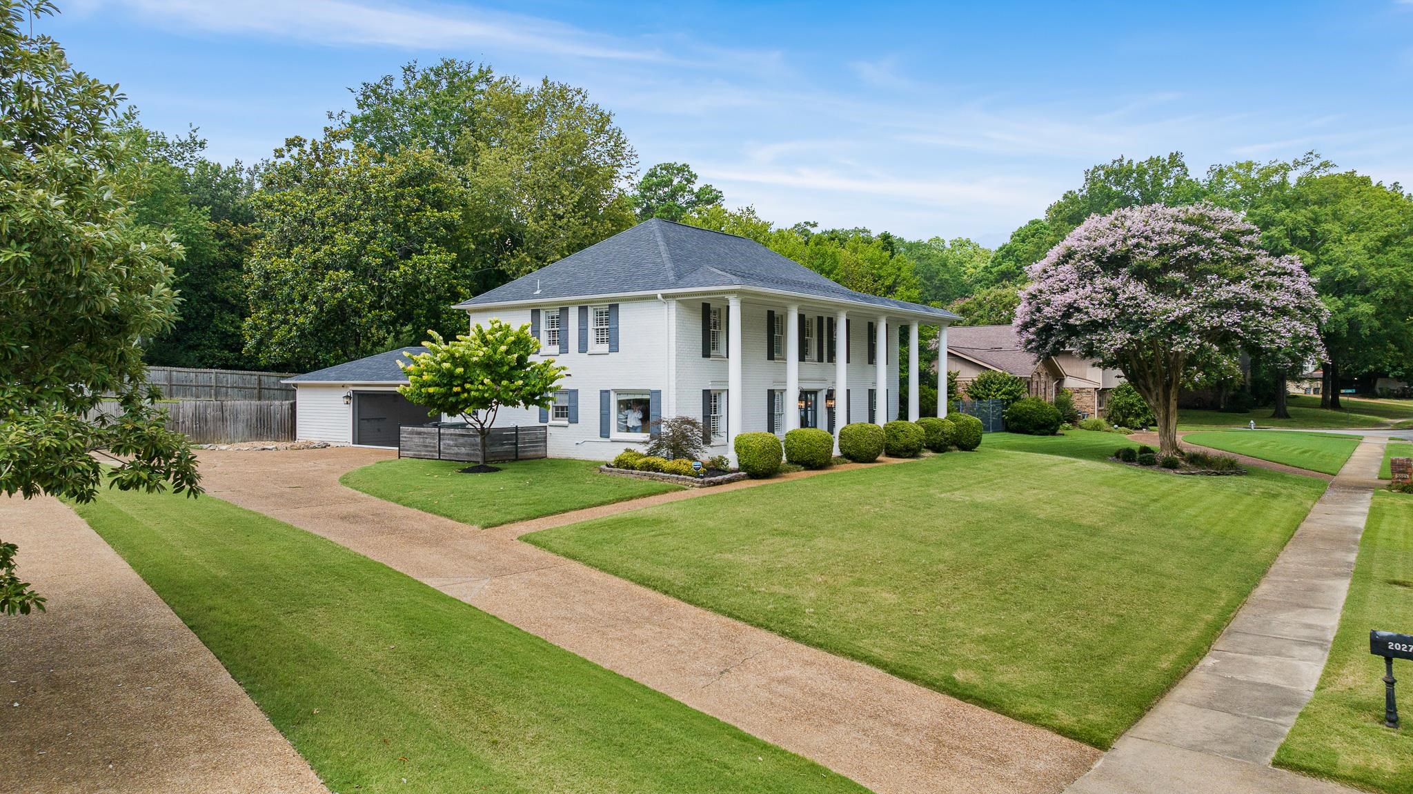 2027 OLD LAKE PIKE