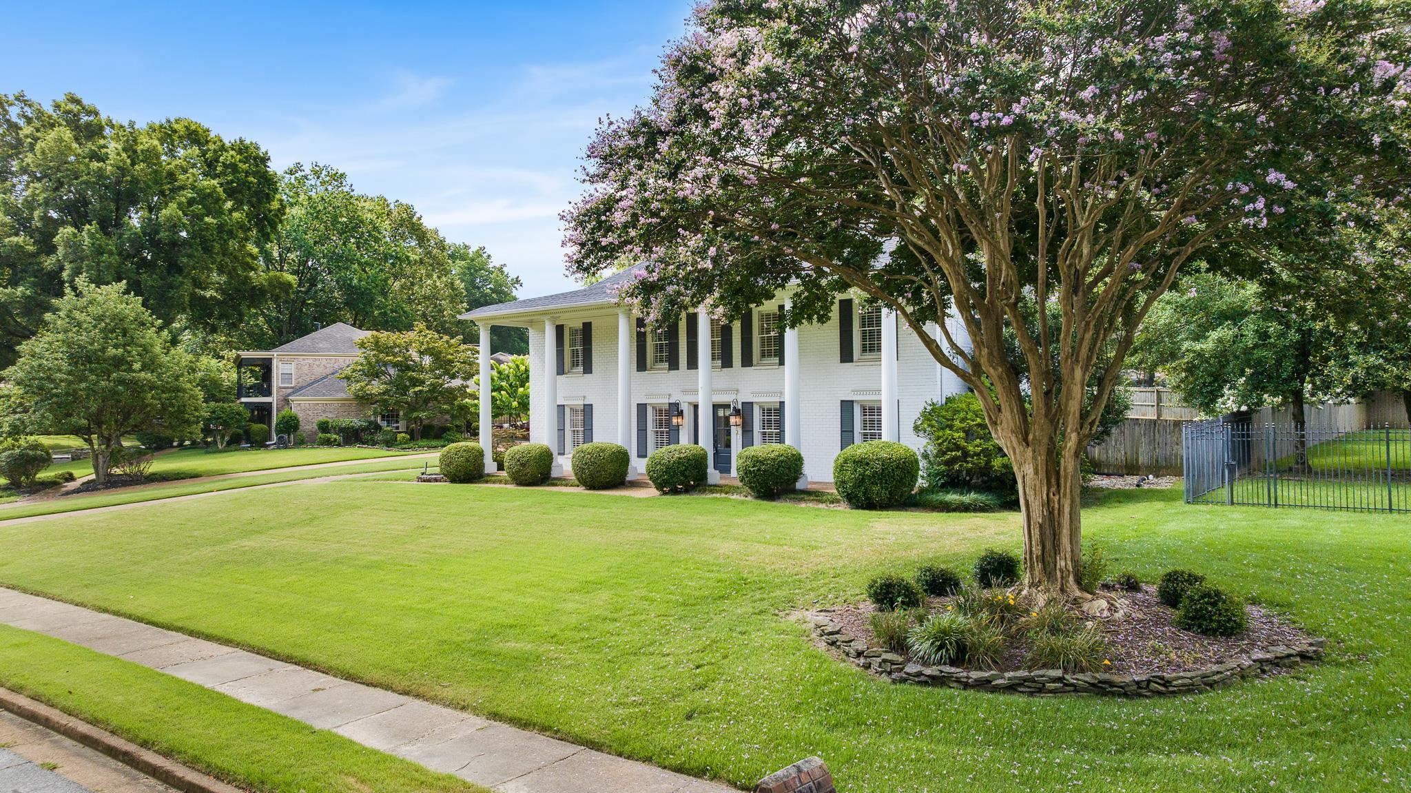 2027 OLD LAKE PIKE
