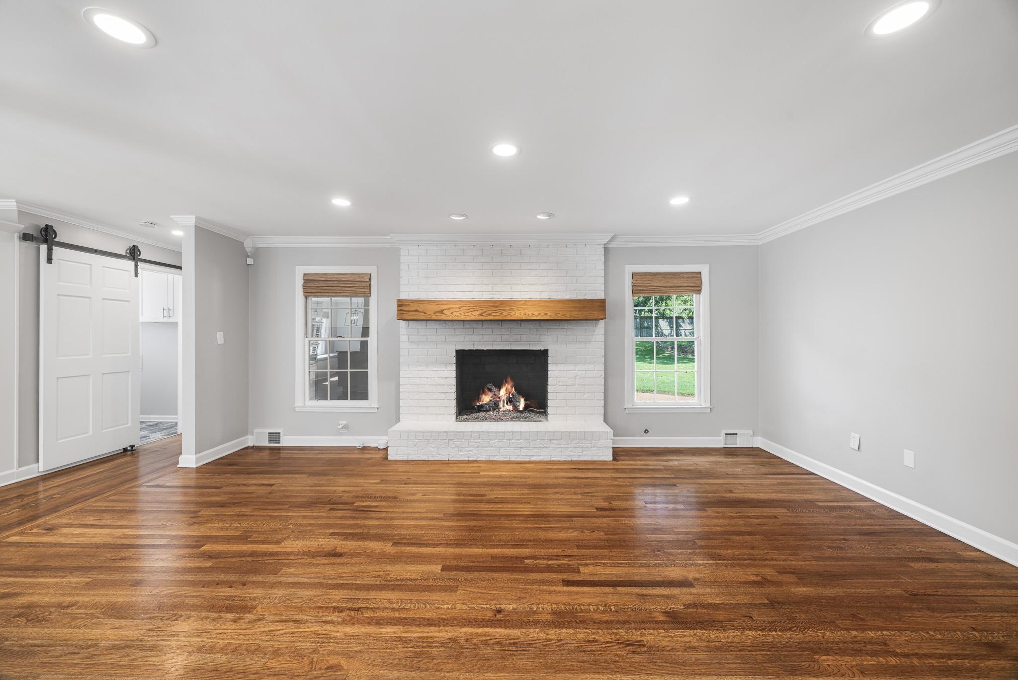 2027 OLD LAKE PIKE