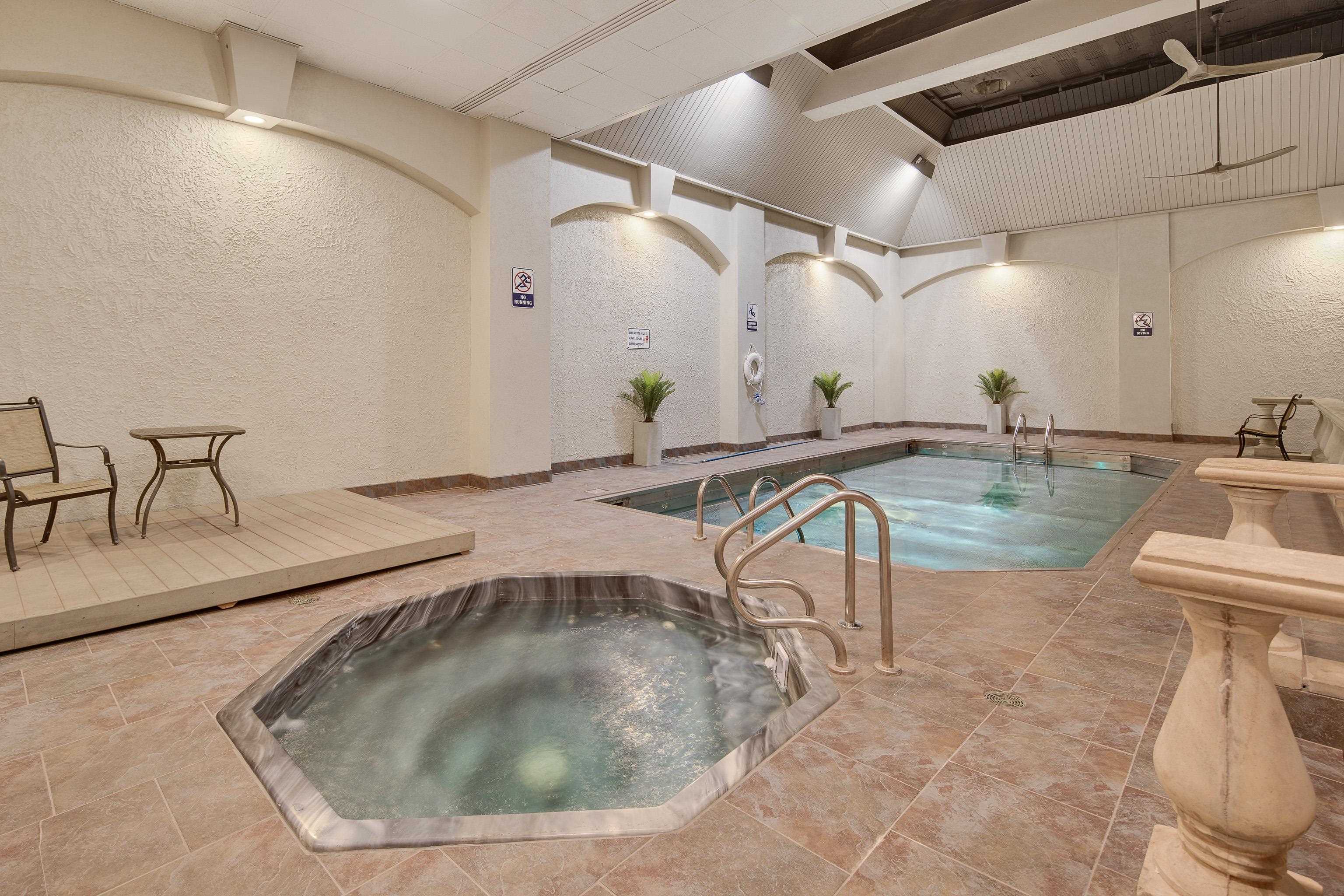 109 N MAIN ST Unit: 1503
