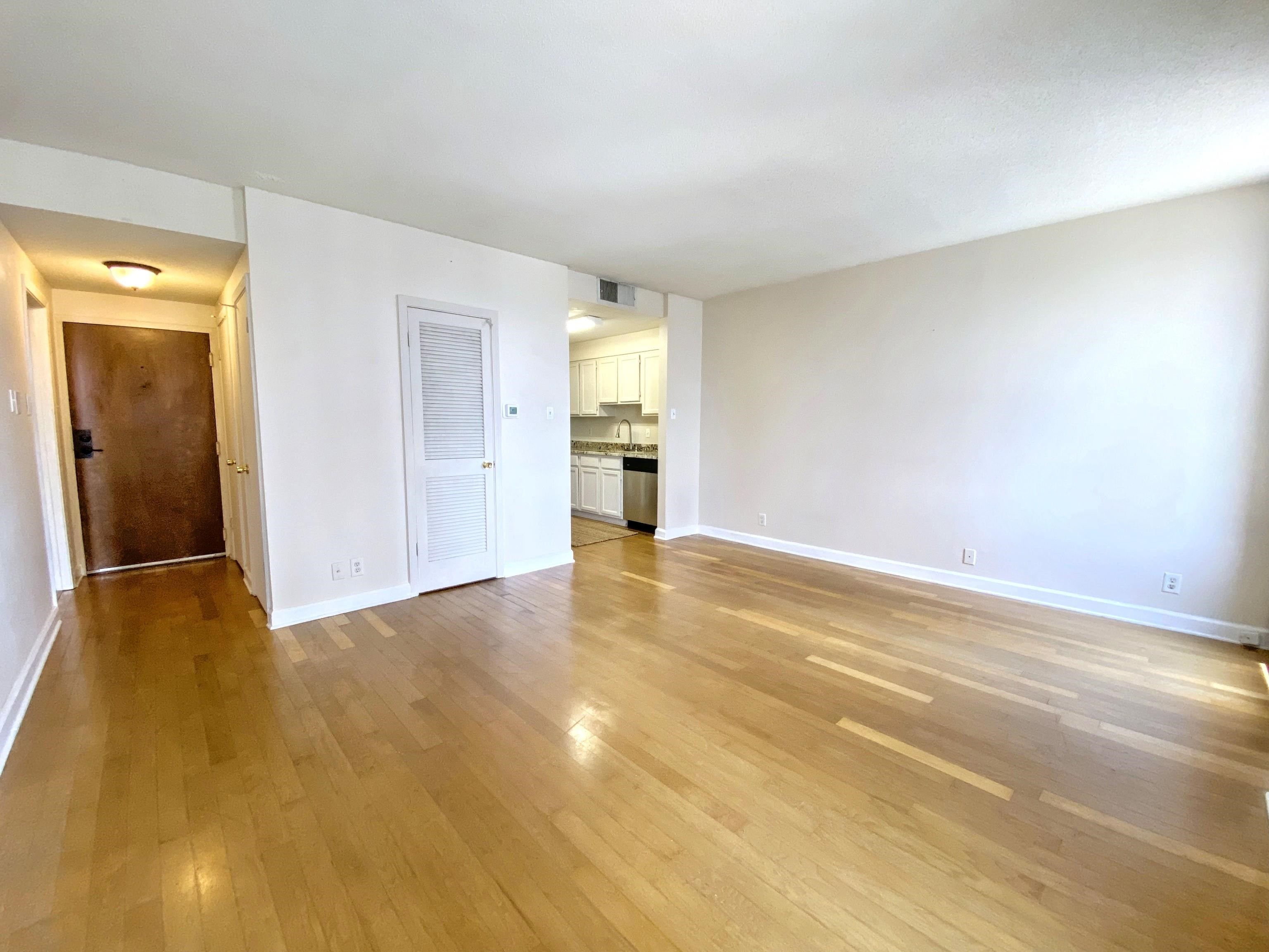 109 N MAIN ST Unit: 1503