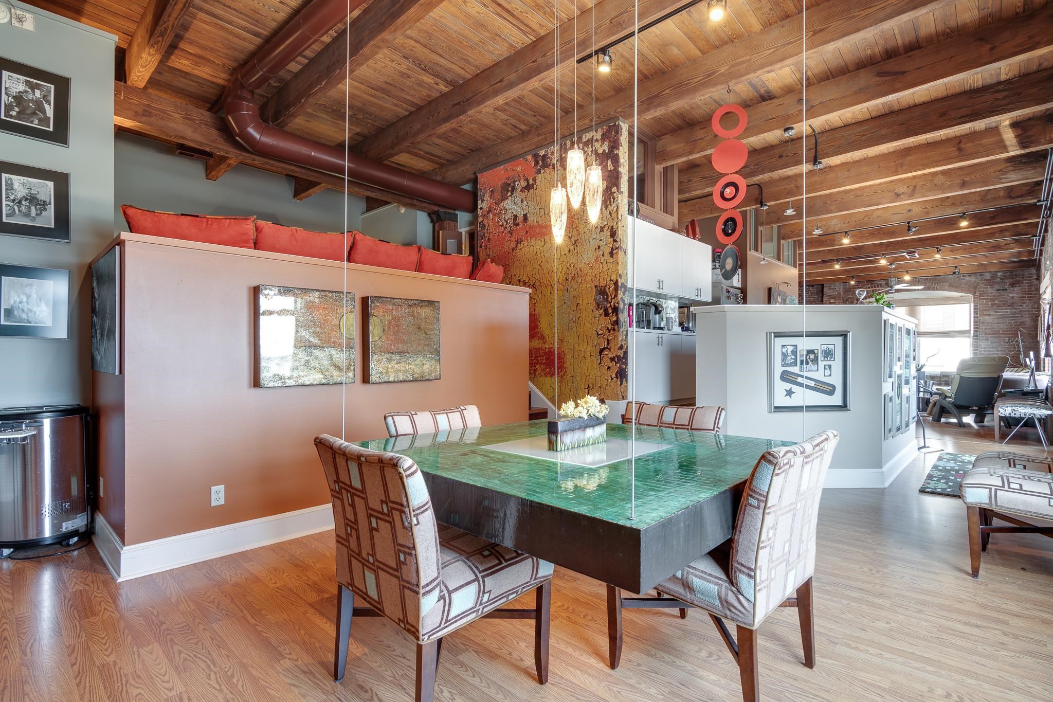 262 WAGNER PL Unit: 402