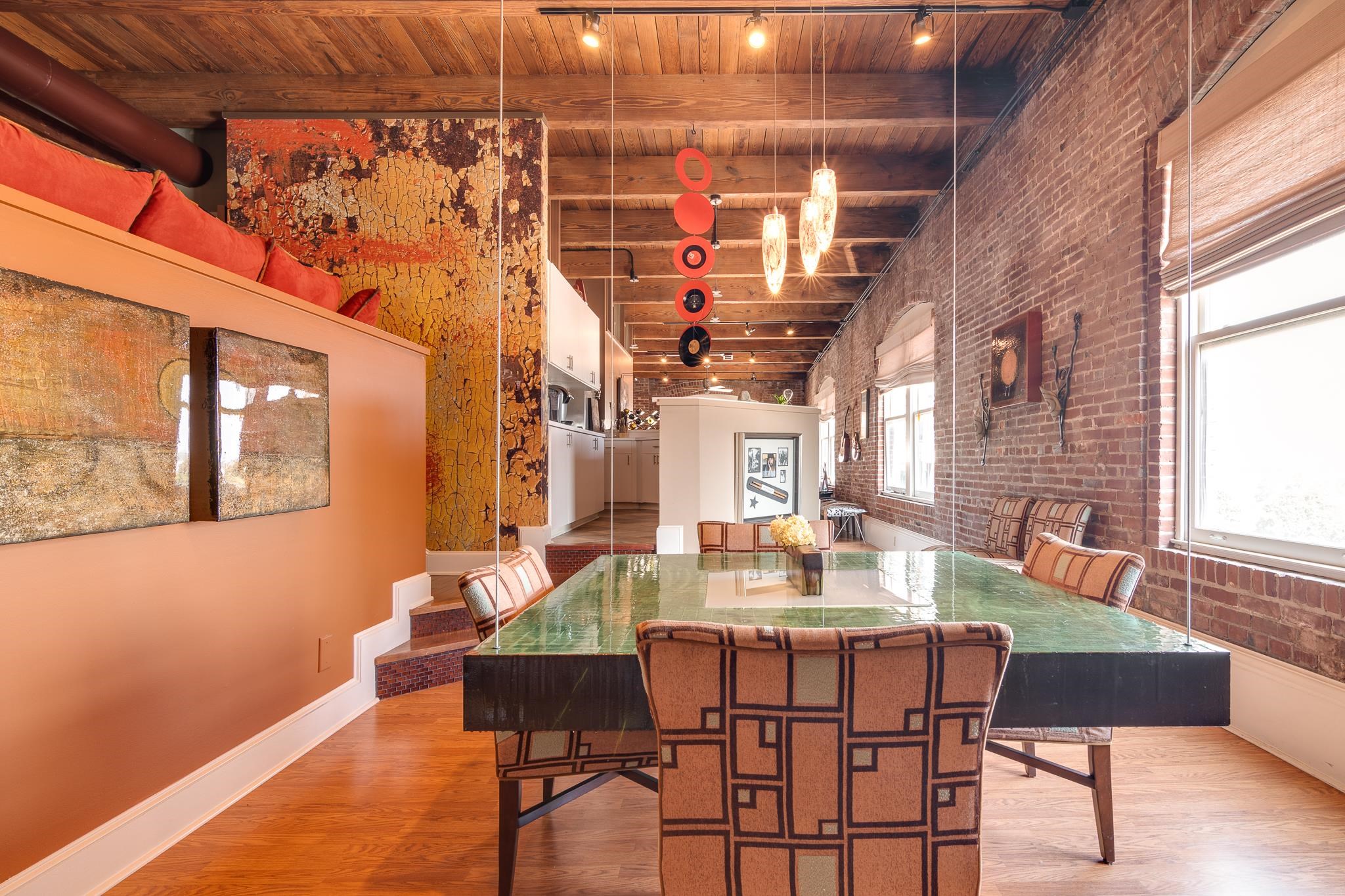 262 WAGNER PL Unit: 402