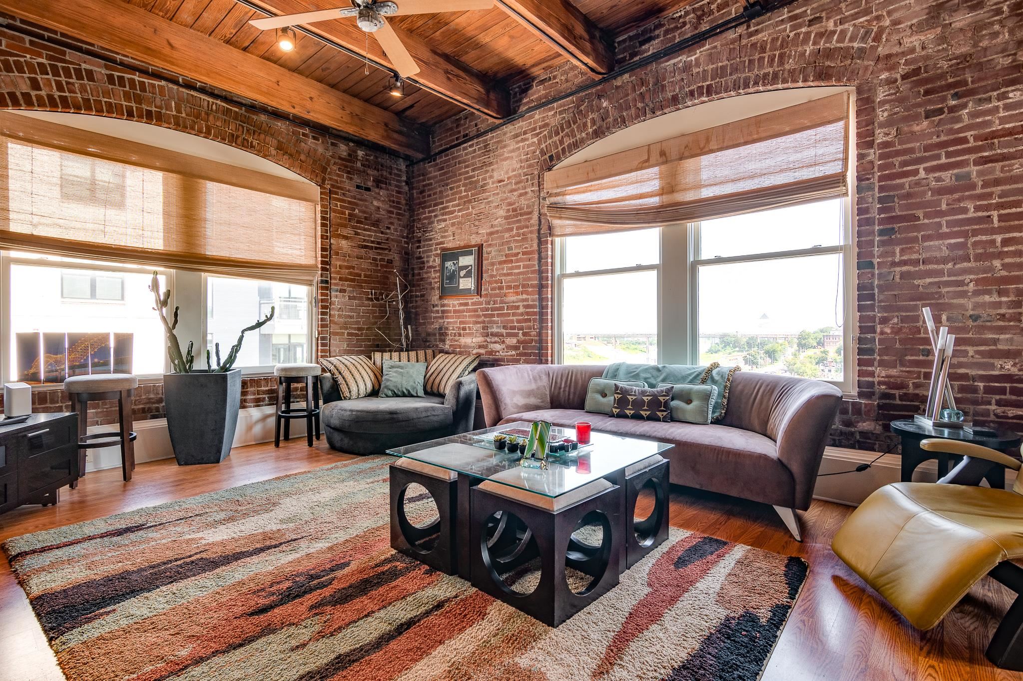 262 WAGNER PL Unit: 402