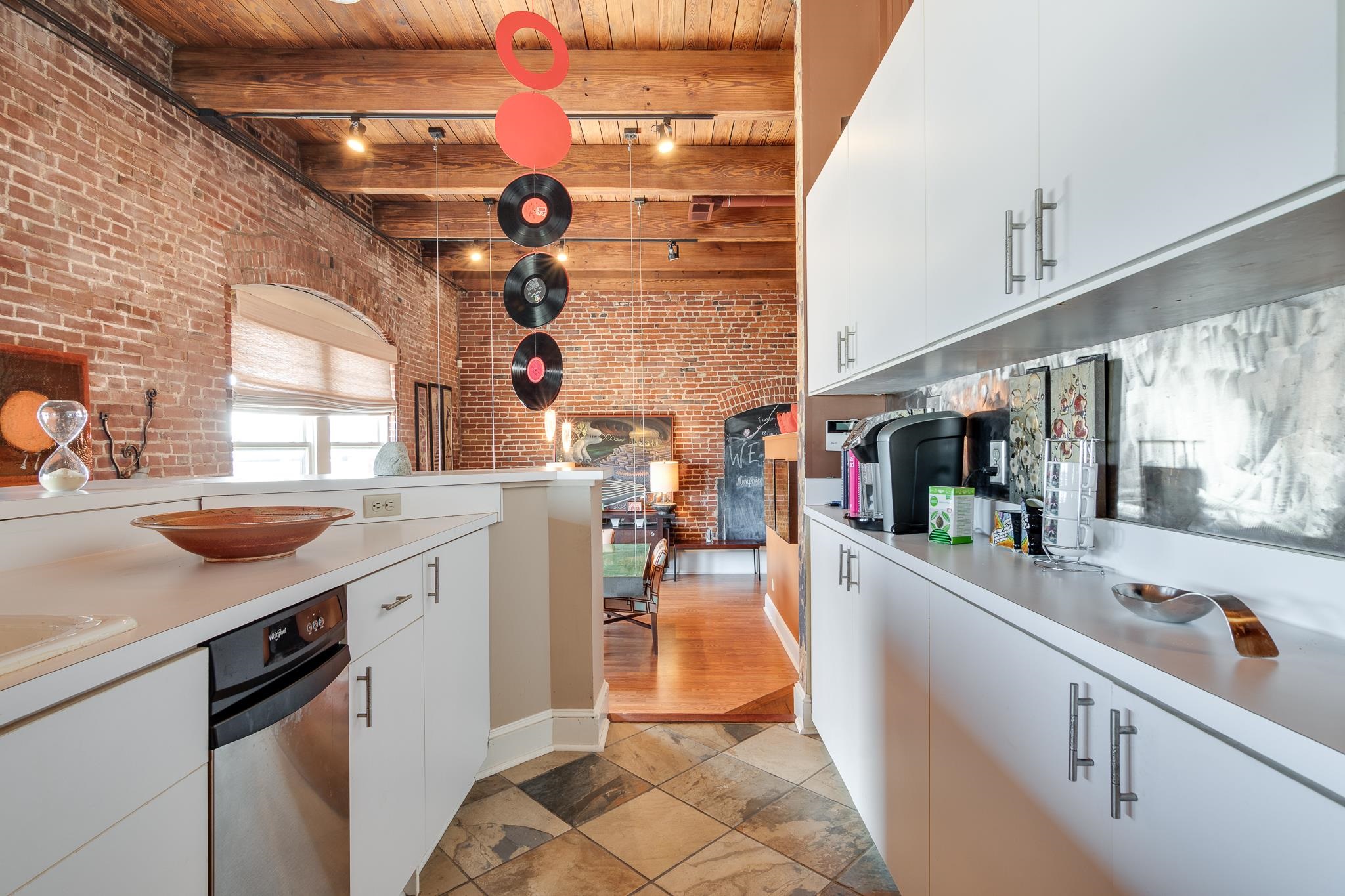 262 WAGNER PL Unit: 402