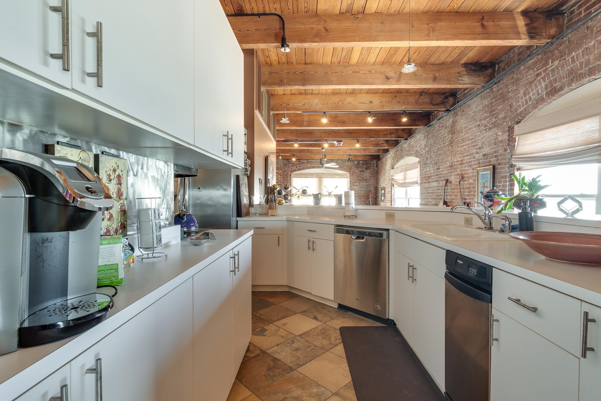 262 WAGNER PL Unit: 402