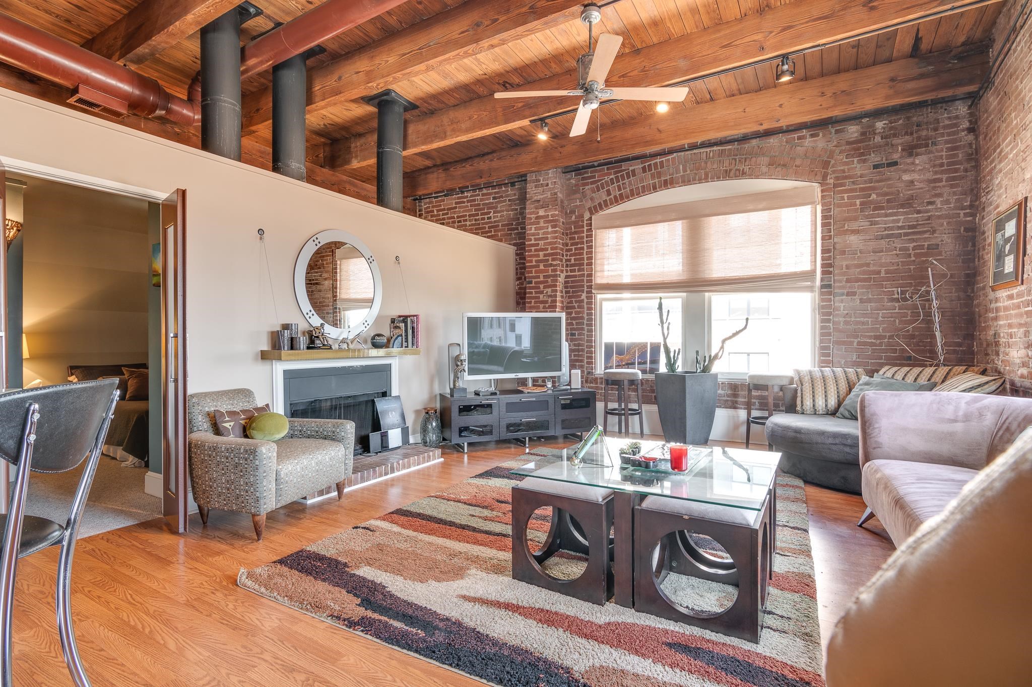 262 WAGNER PL Unit: 402