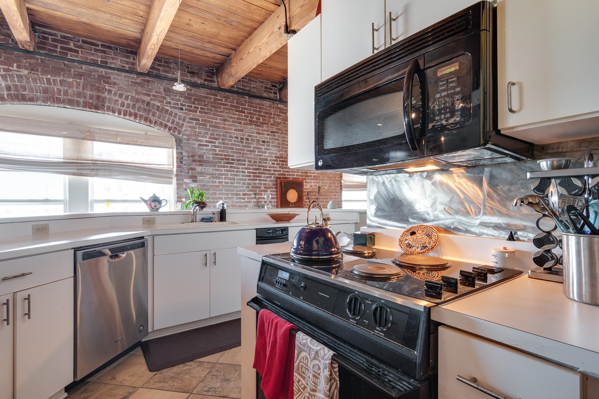 262 WAGNER PL Unit: 402