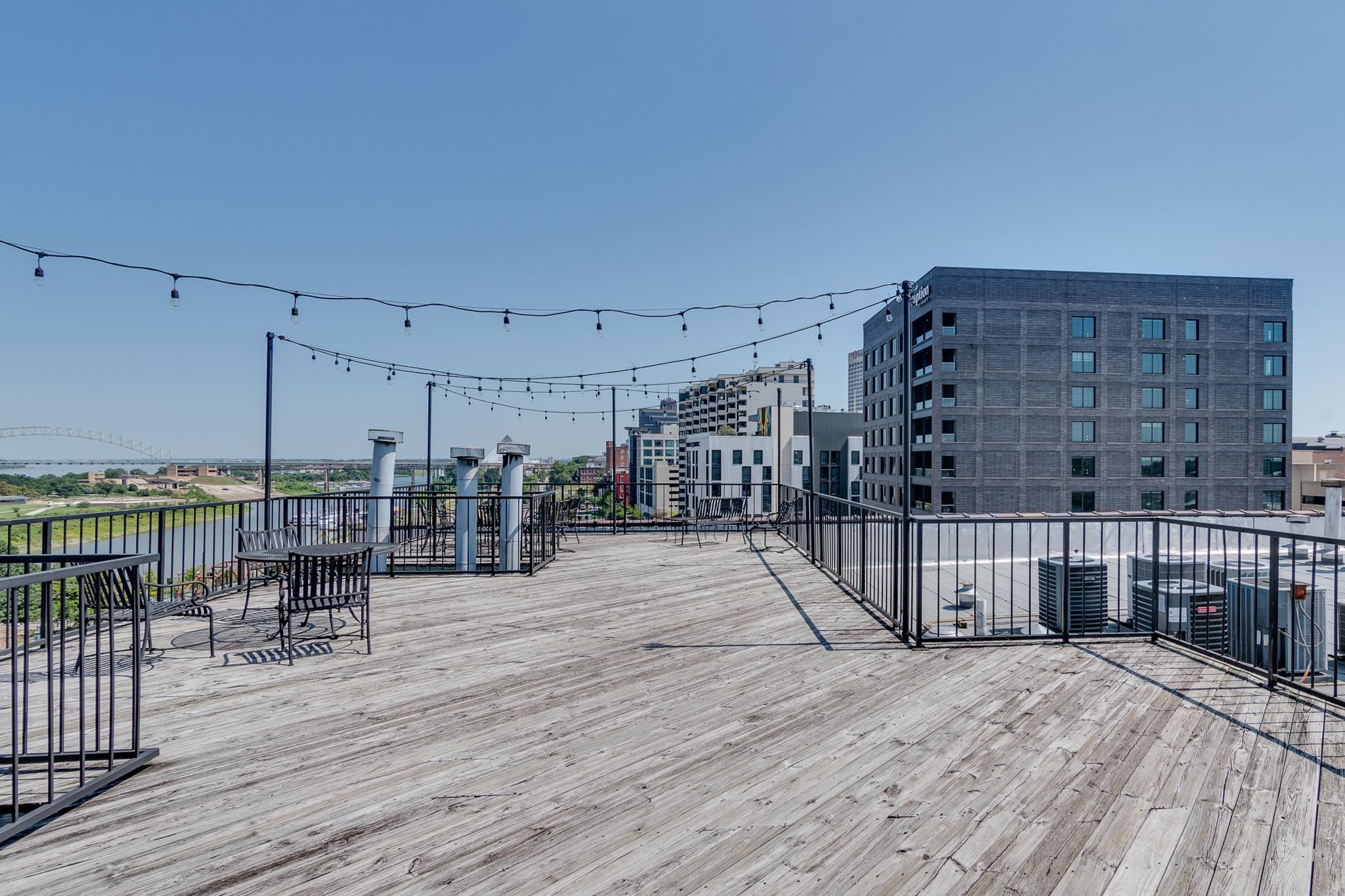 262 WAGNER PL Unit: 402