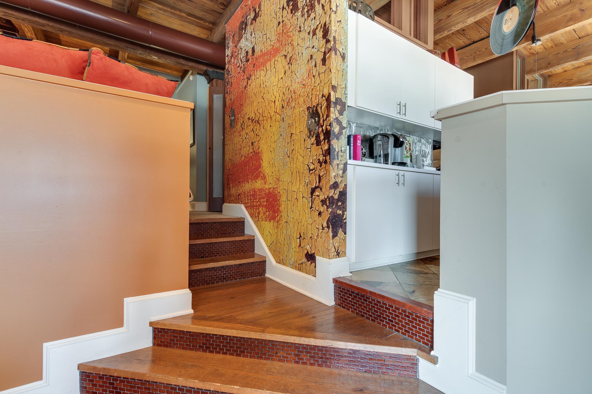 262 WAGNER PL Unit: 402