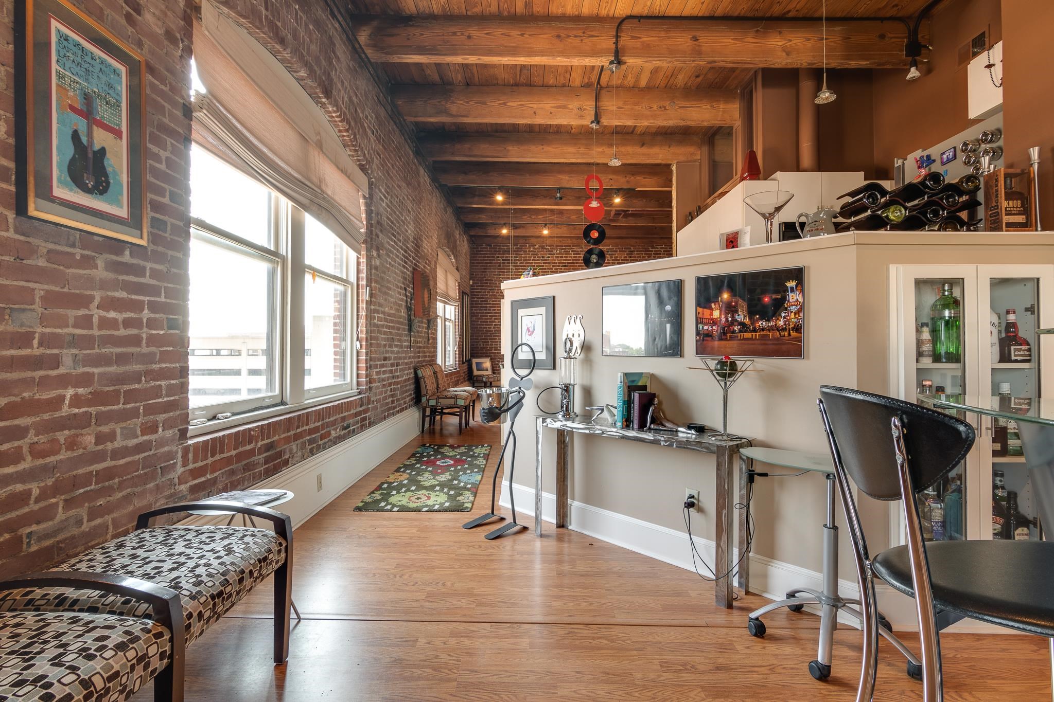 262 WAGNER PL Unit: 402