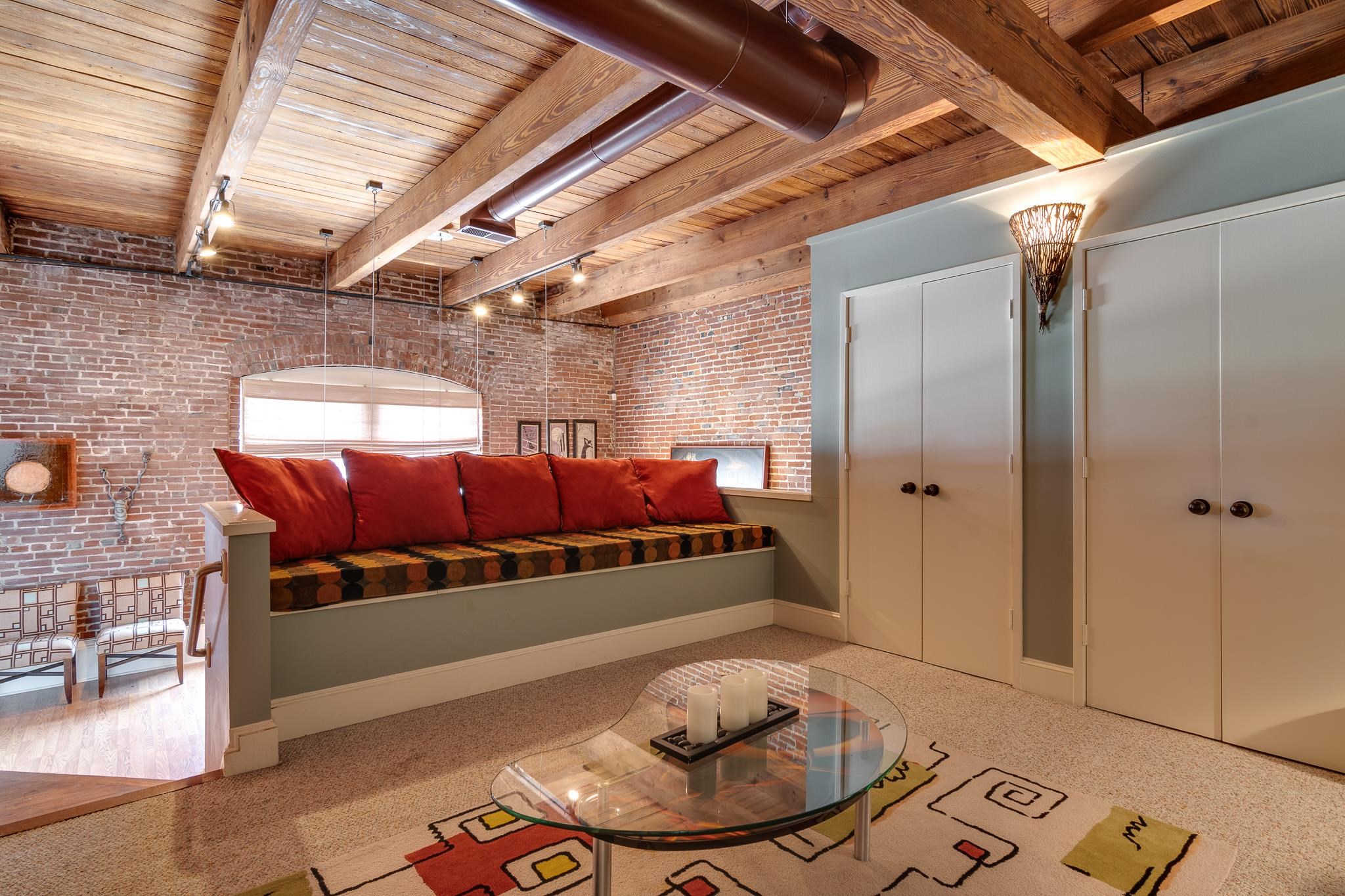 262 WAGNER PL Unit: 402