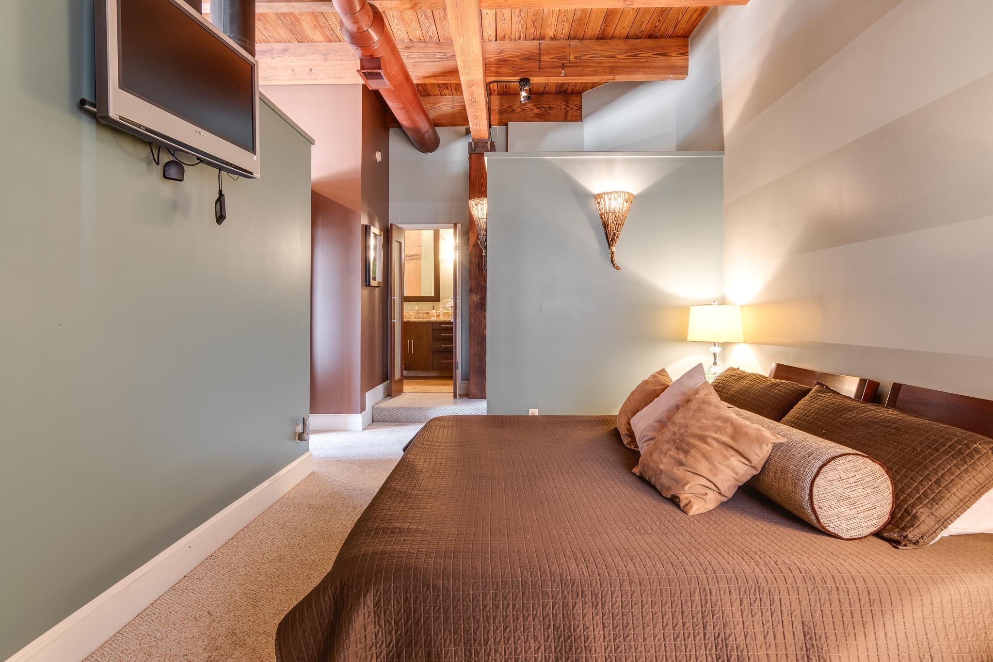 262 WAGNER PL Unit: 402