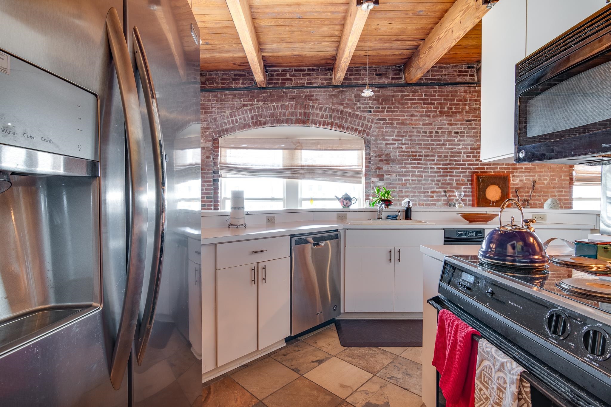 262 WAGNER PL Unit: 402