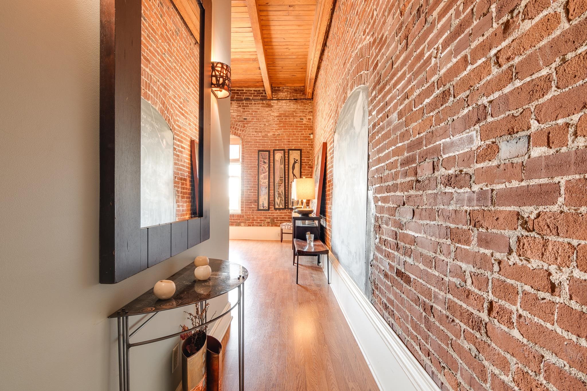 262 WAGNER PL Unit: 402