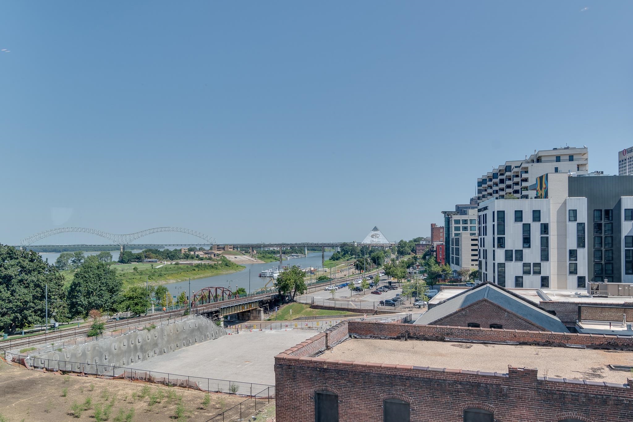 262 WAGNER PL Unit: 402