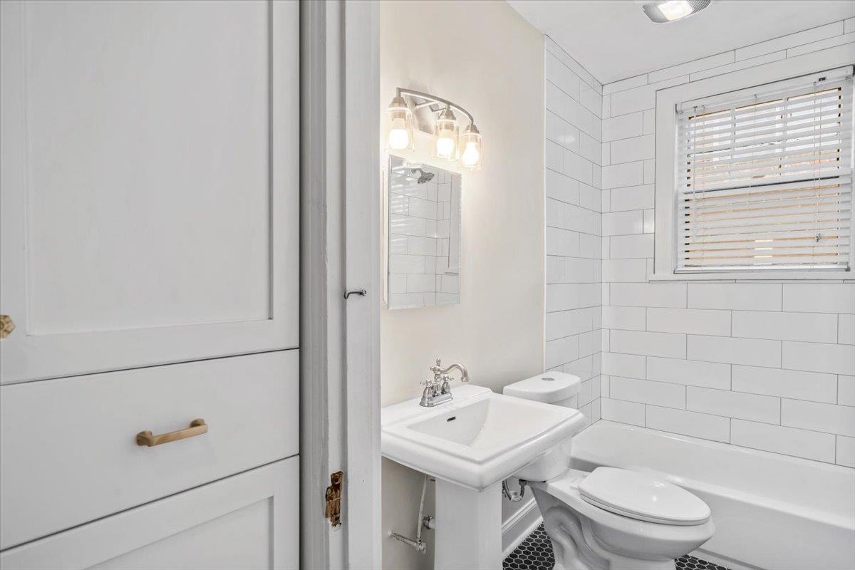 204 S MCLEAN BLVD Unit: 6