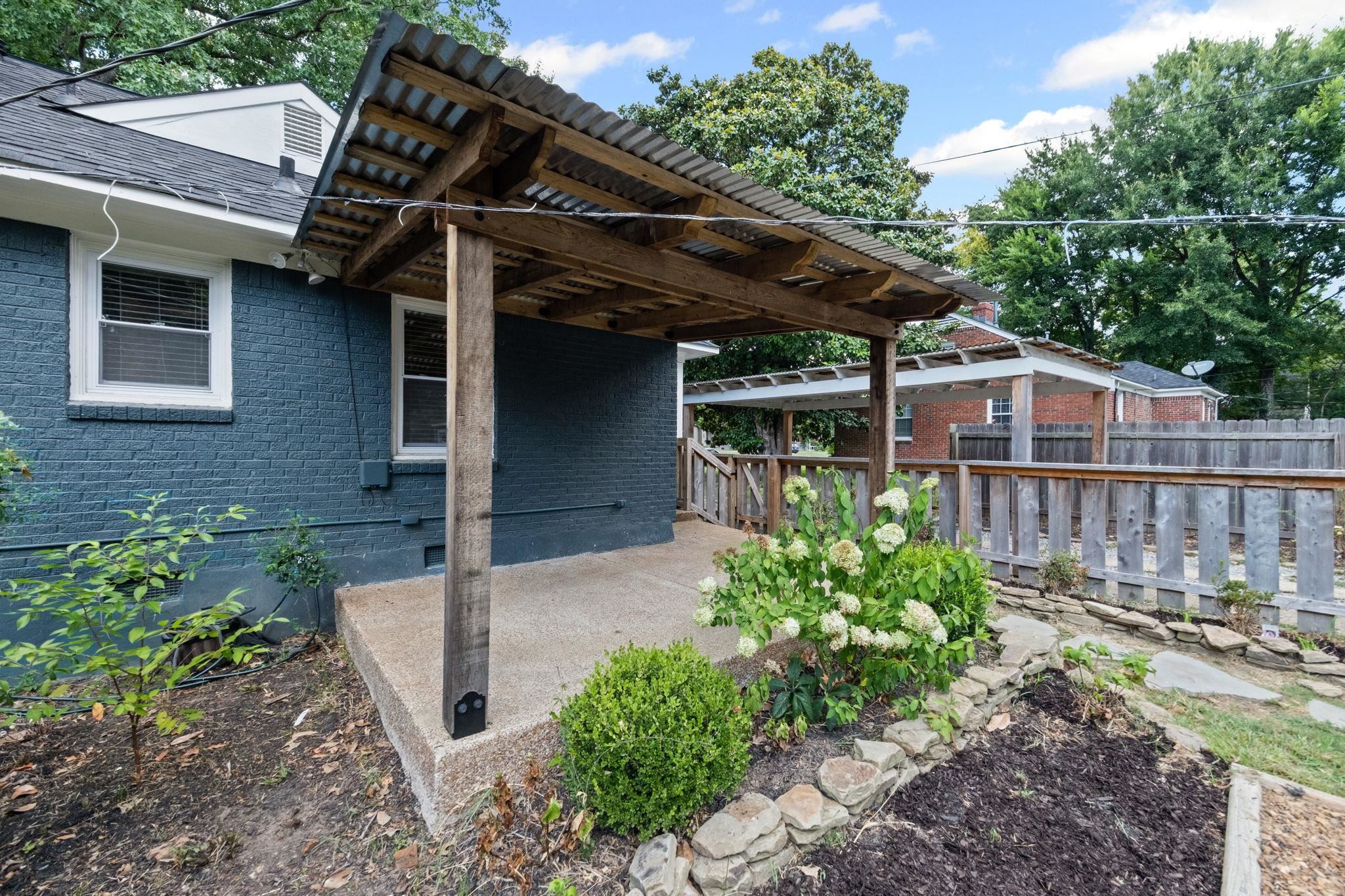 688 BERRY RD