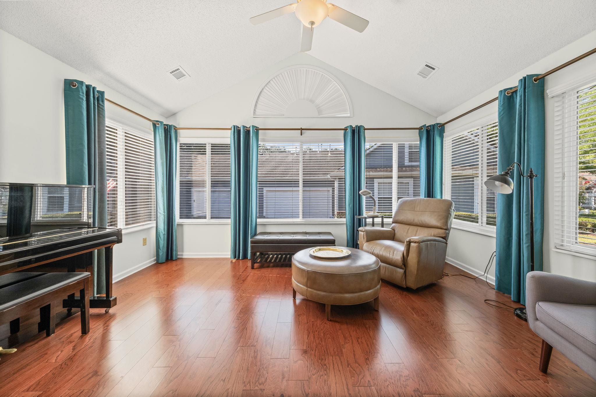 1061 OAK TIMBER CIR Unit: 73