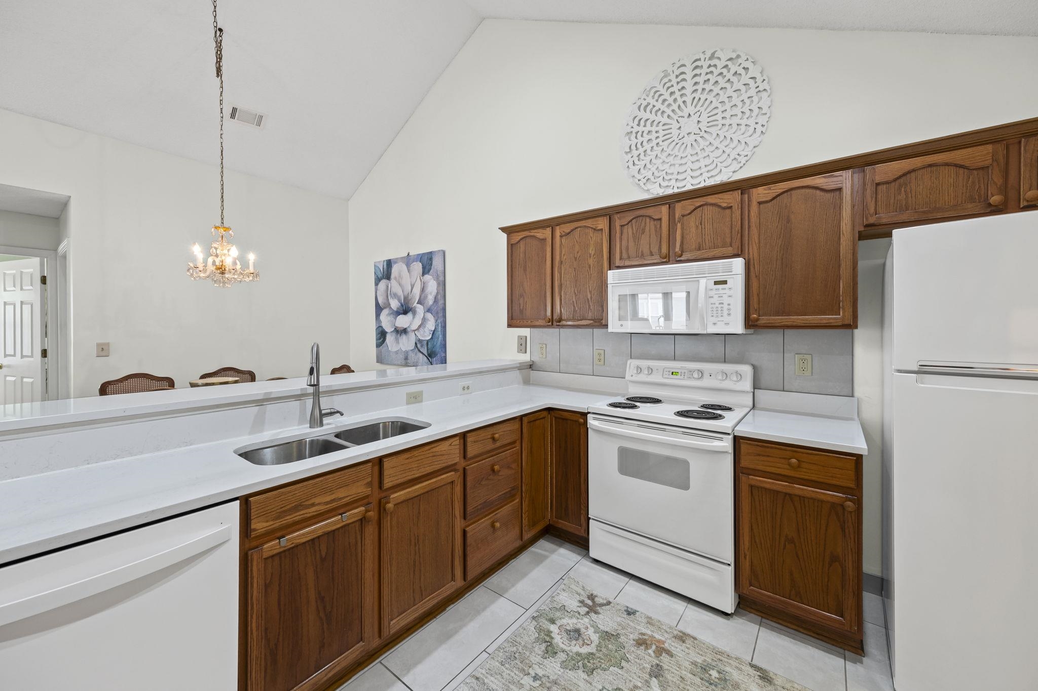 1061 OAK TIMBER CIR Unit: 73