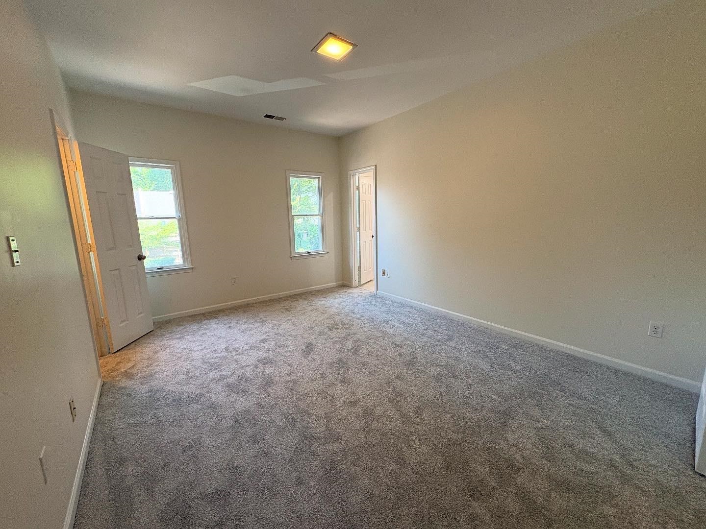 2275 EDGEWOOD CV