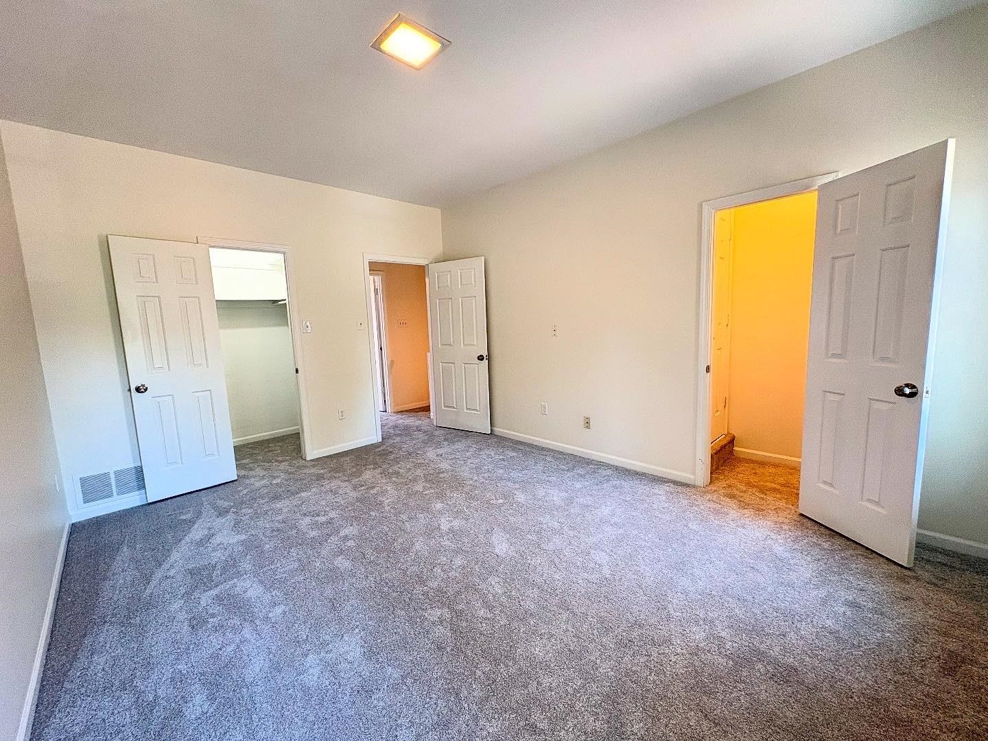 2275 EDGEWOOD CV