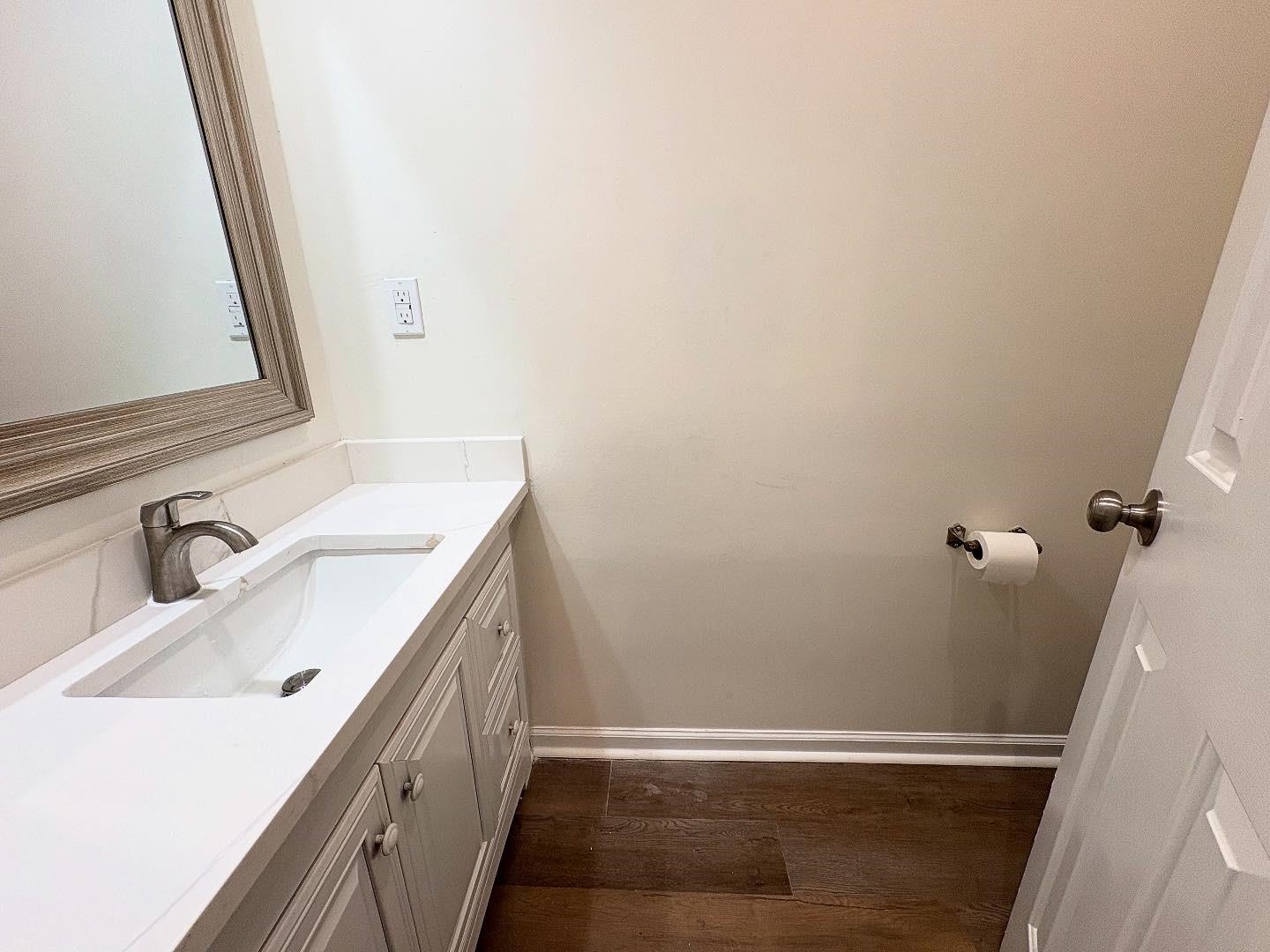 2275 EDGEWOOD CV