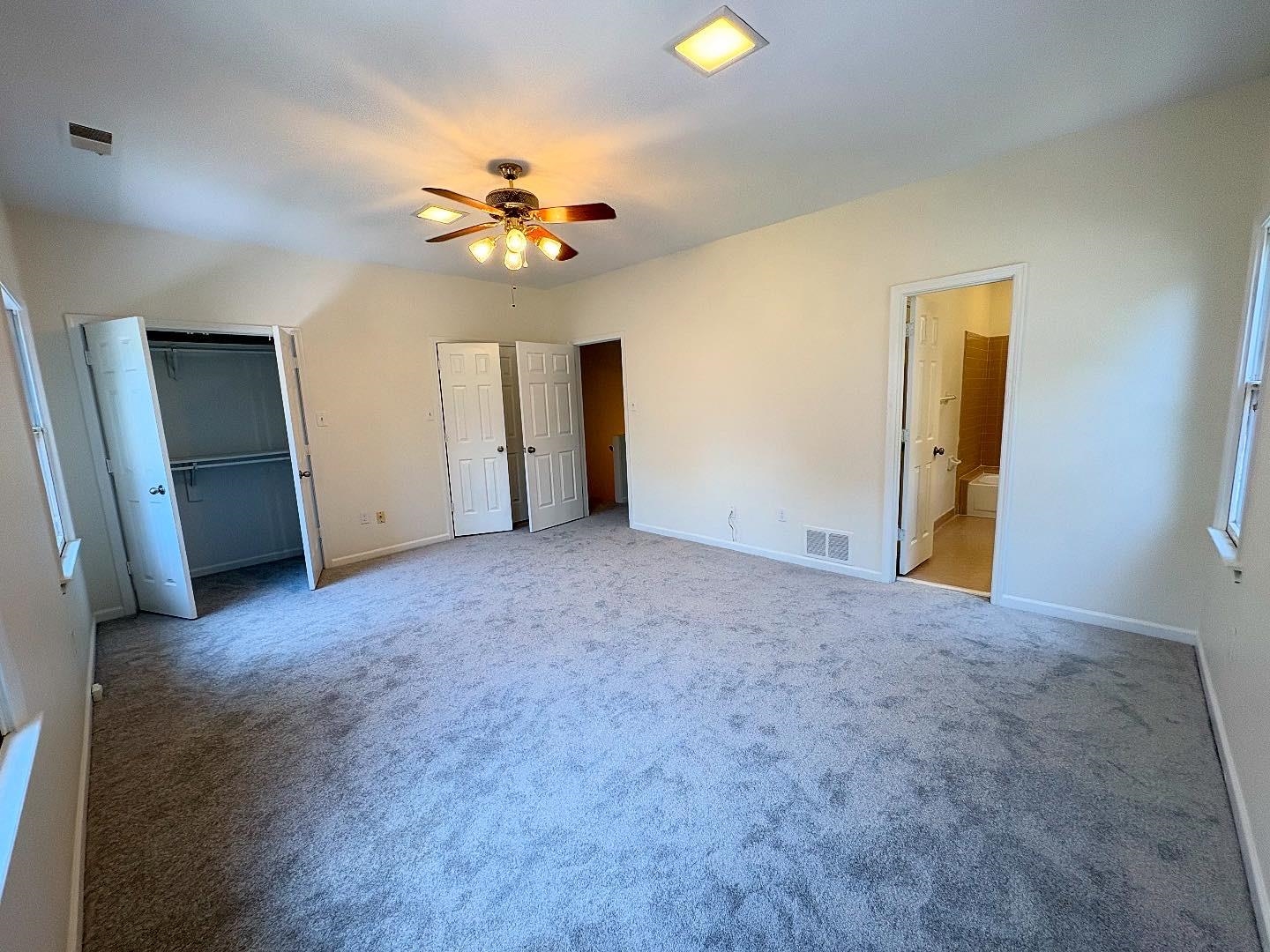 2275 EDGEWOOD CV
