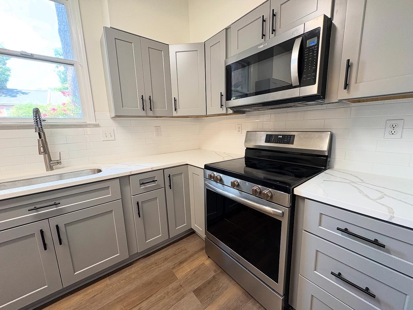 2275 EDGEWOOD CV