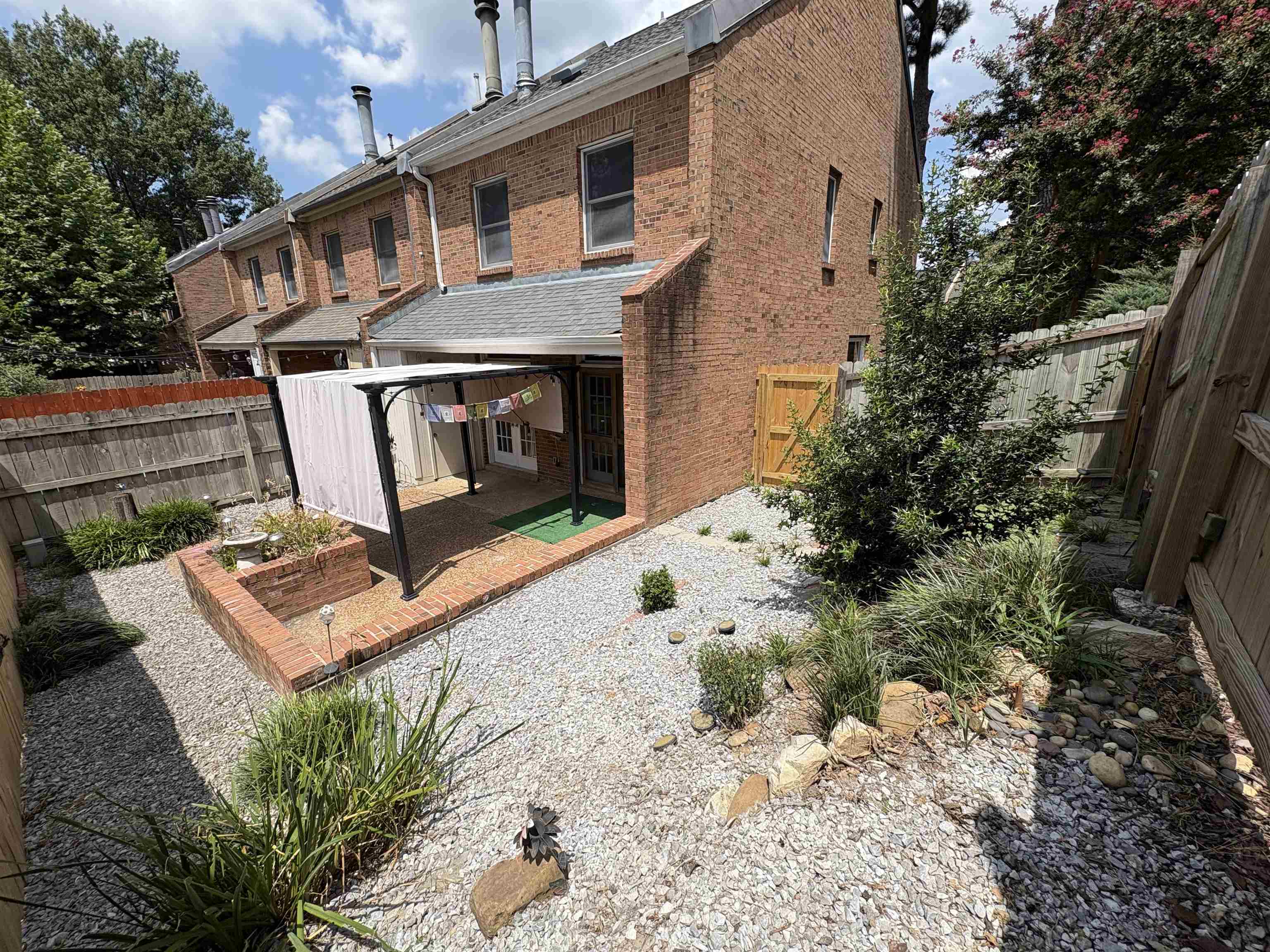 2275 EDGEWOOD CV