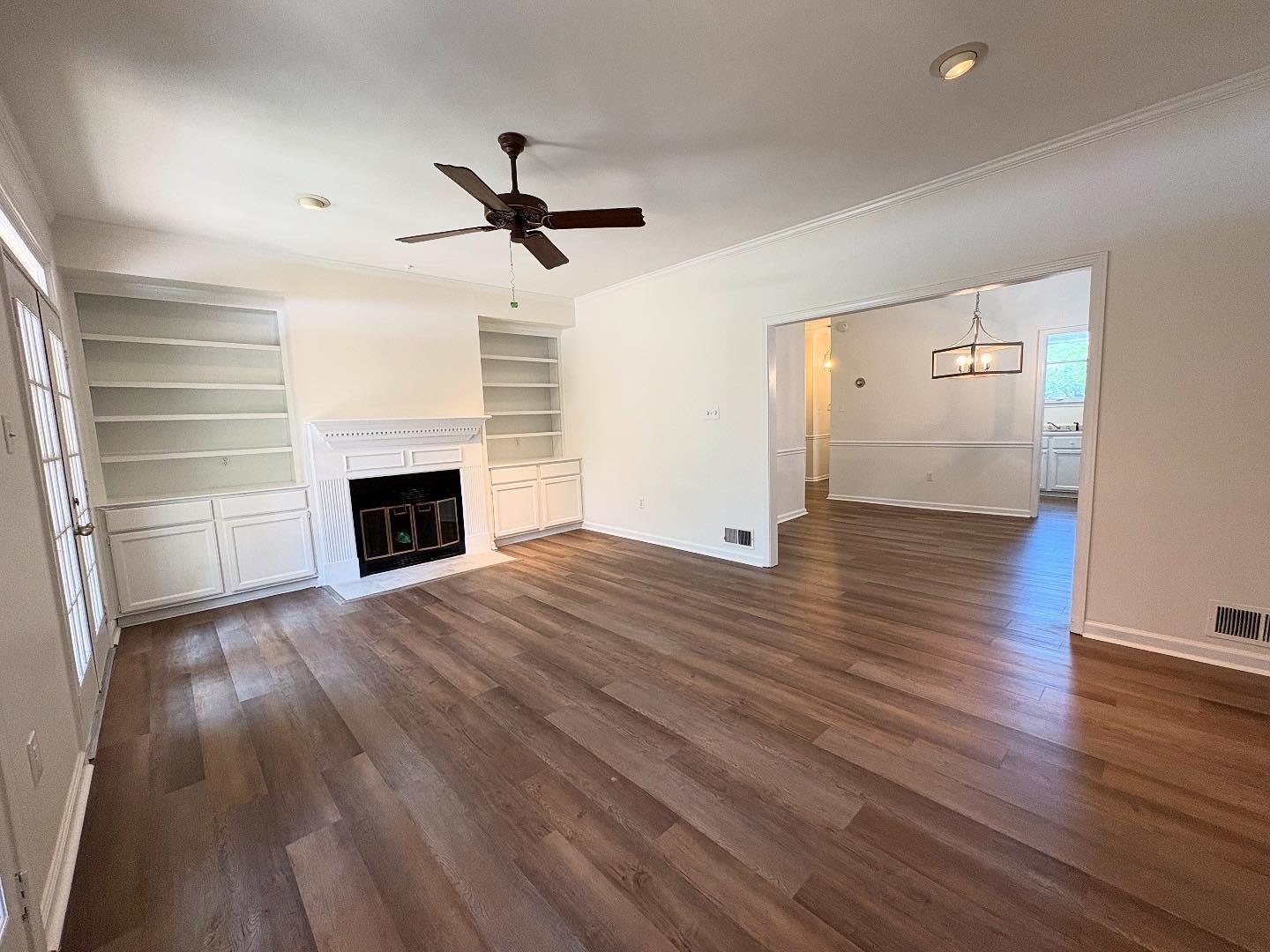 2275 EDGEWOOD CV