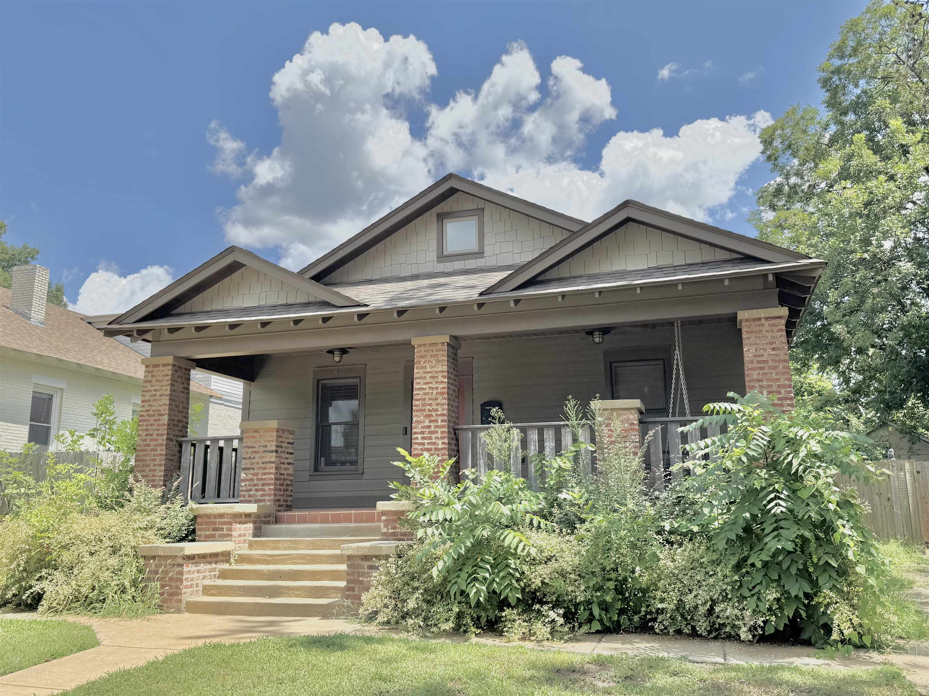 1028 BRUCE ST