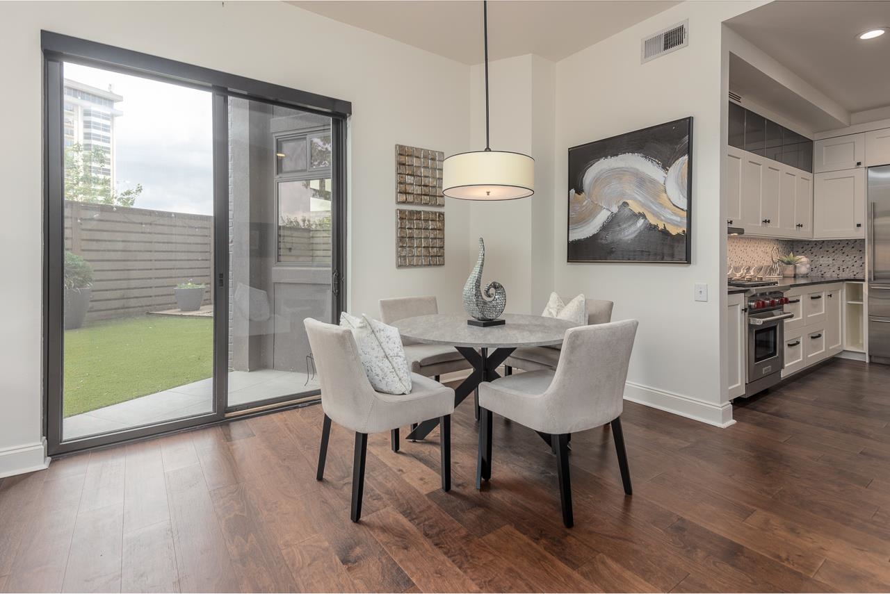 717 RIVERSIDE DR Unit: 109