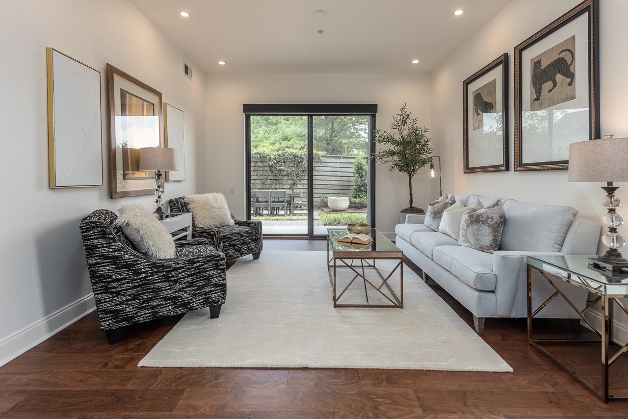 717 RIVERSIDE DR Unit: 109