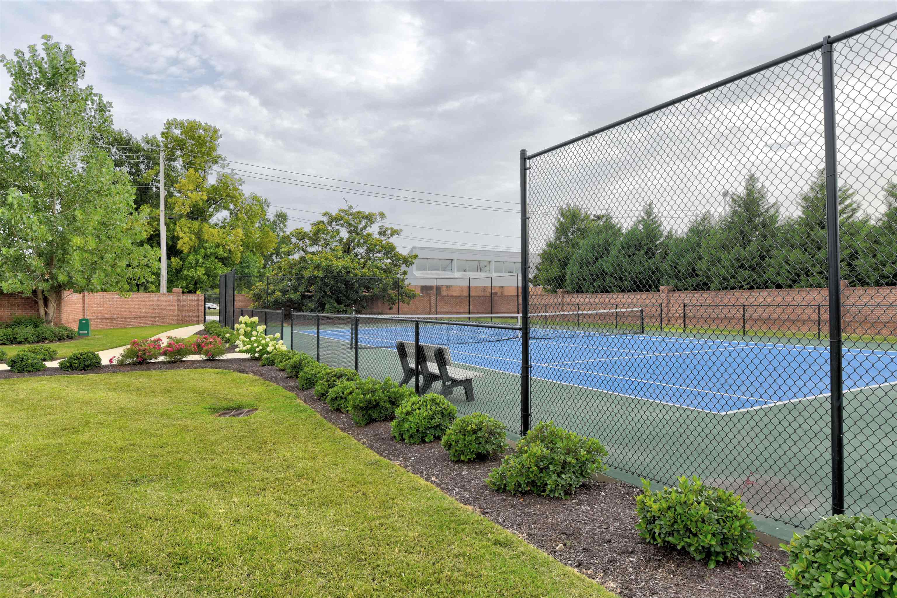 717 RIVERSIDE DR Unit: 109