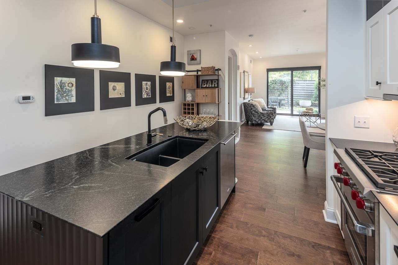 717 RIVERSIDE DR Unit: 109