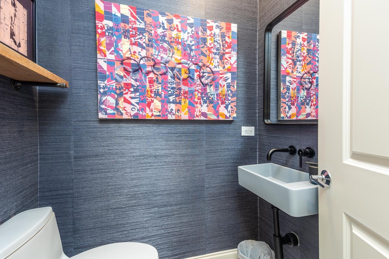 717 RIVERSIDE DR Unit: 109